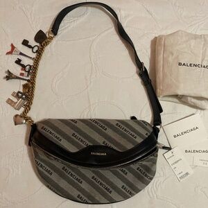 Balenciaga Souvenir belt bag with Paris charms NEVER BEEN USED with tags